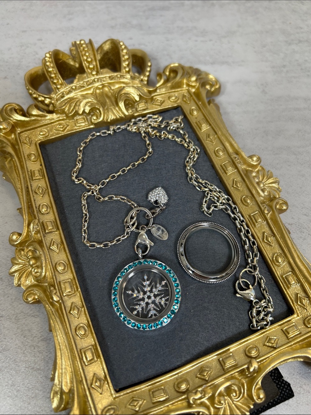 Bundle of Origami Owl. Pendant, Charm, Face Plate… please see details